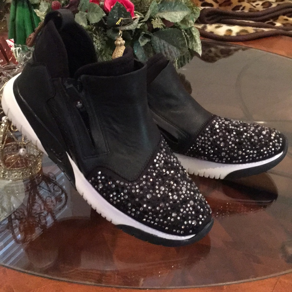 Designer sneaker , w/beaut. high quality crystals.